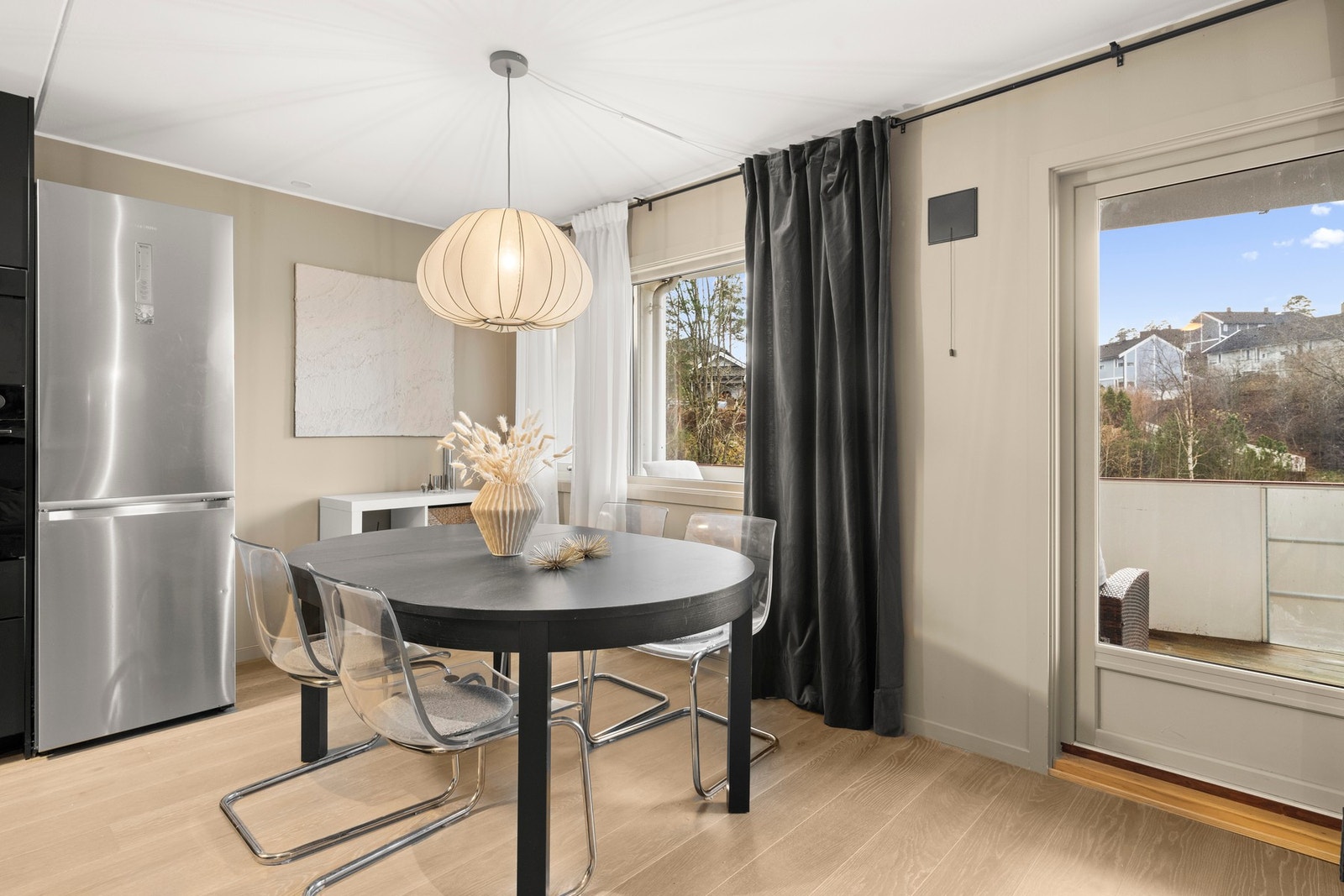 God plass til spisegruppe og langbord ved behov. Galleribilde