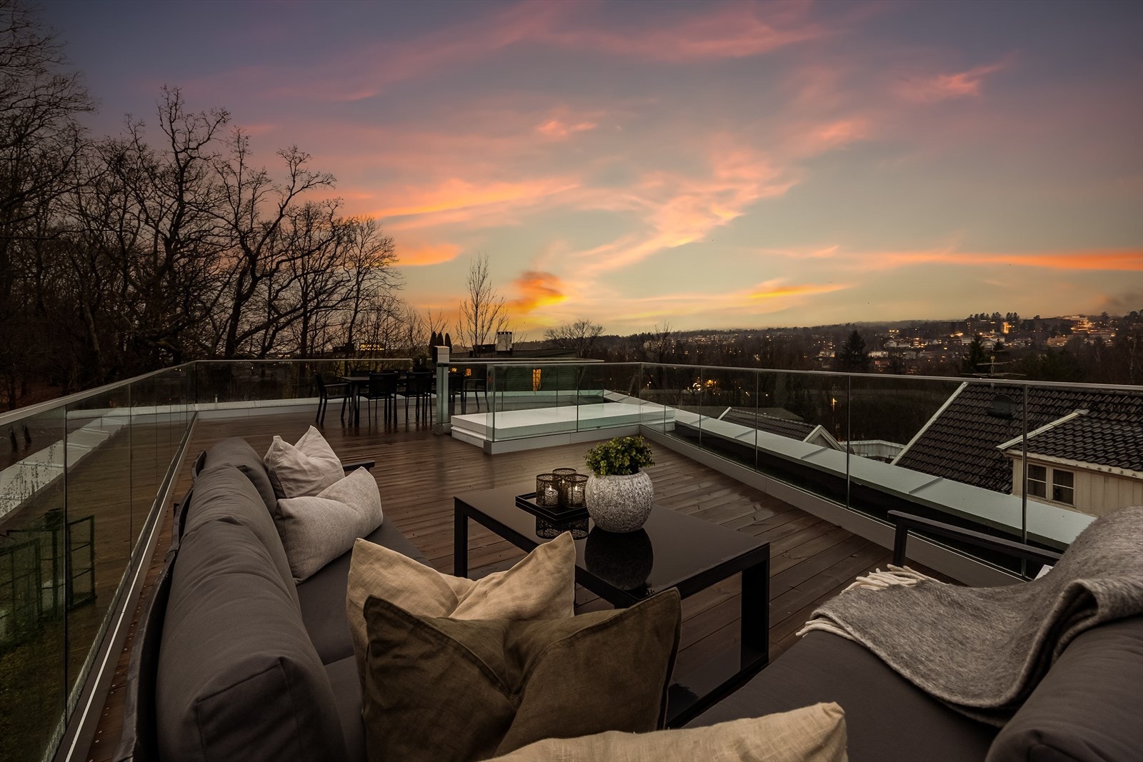 Takterrasse med høy trivselfaktor og nydelig utsikt Galleribilde