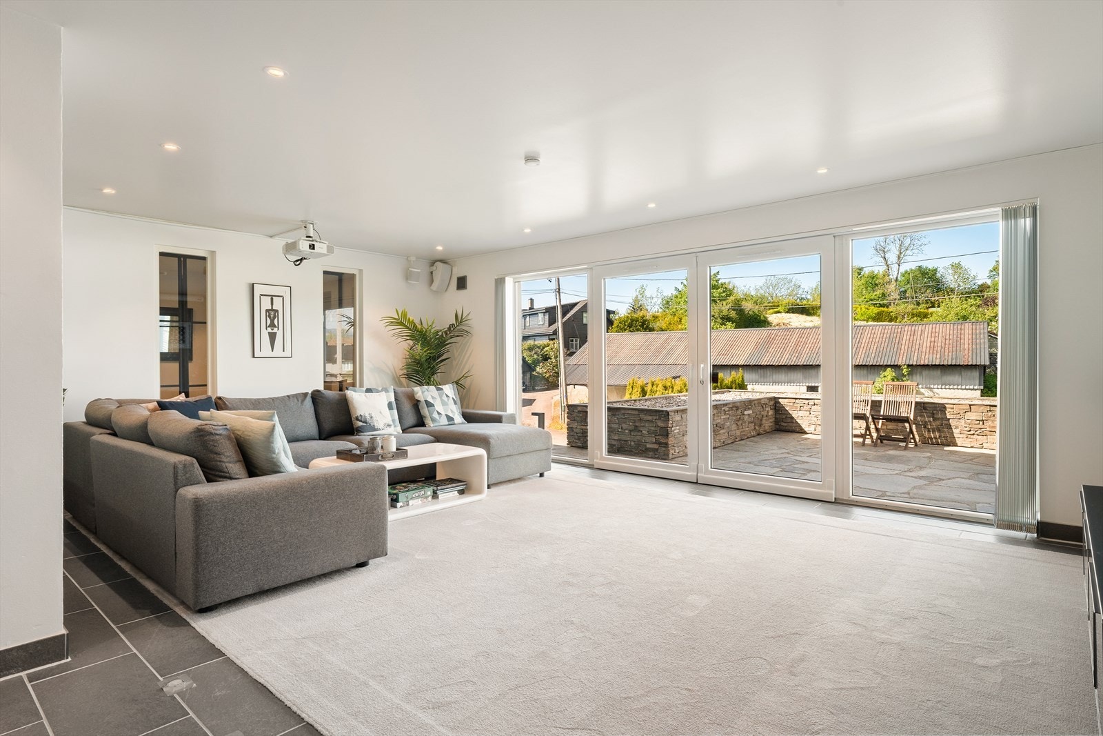 Tidligere bassengrom fungerer nå som tv-stue, soverom, suite eller trimrom.. Svært fleksibelt rom Galleribilde