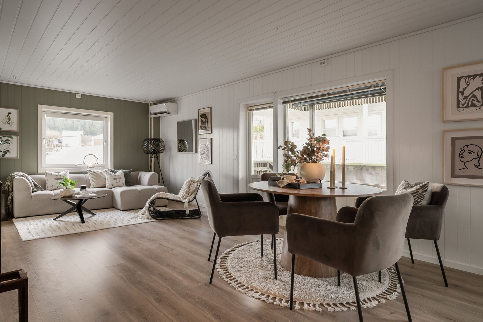 Leiligheten i 1. etasje er malt i delikate farger og fremstår som lun og koselig Galleribilde