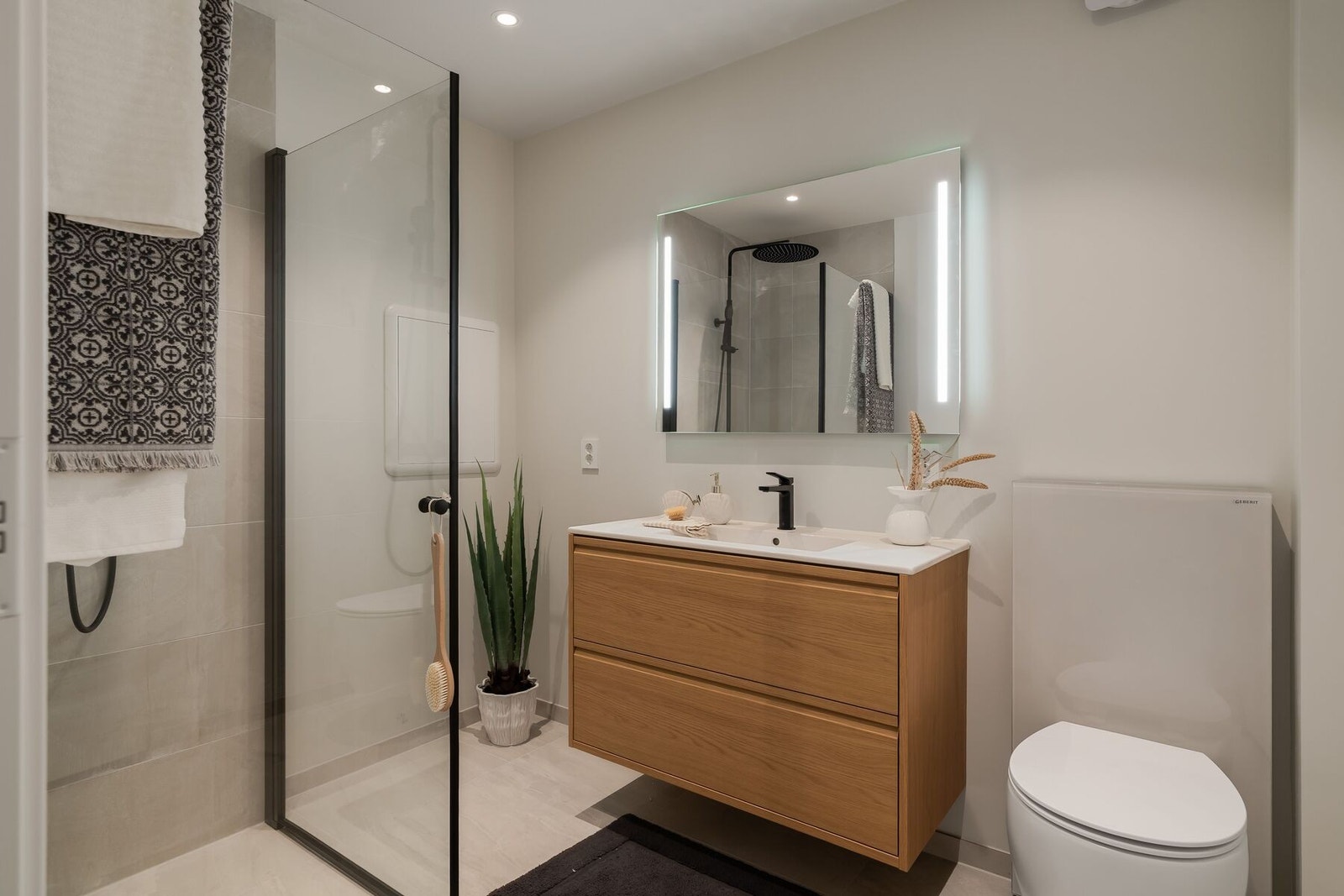 Rålekkert bad fra 2025 med fine farge- og materialvalg Galleribilde