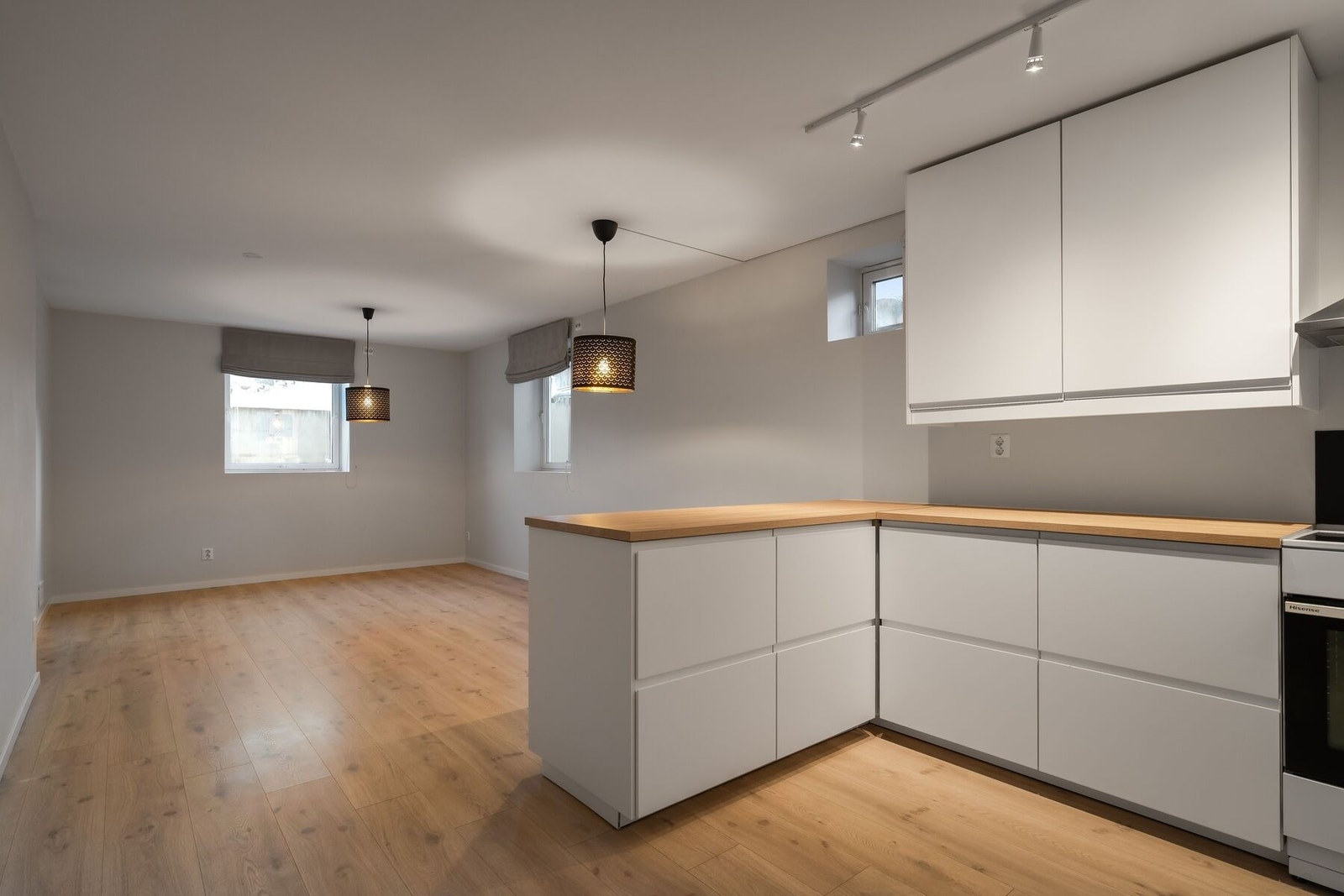 Leiligheten i kjeller er på ca. 55 kvm. og ble etablert i 2017 (ikke omsøkt og godkjent) Galleribilde