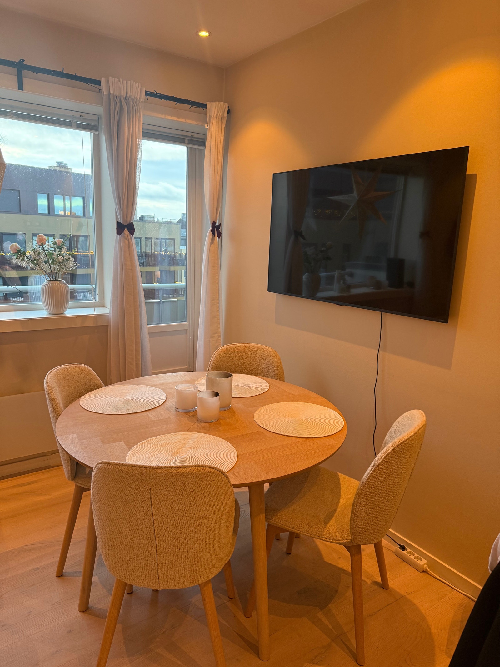 Stuen med TV. Galleribilde