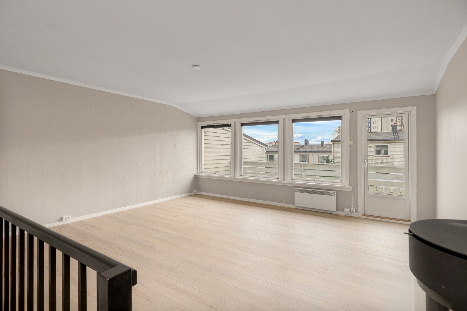 Stue med utgang til veranda Galleribilde