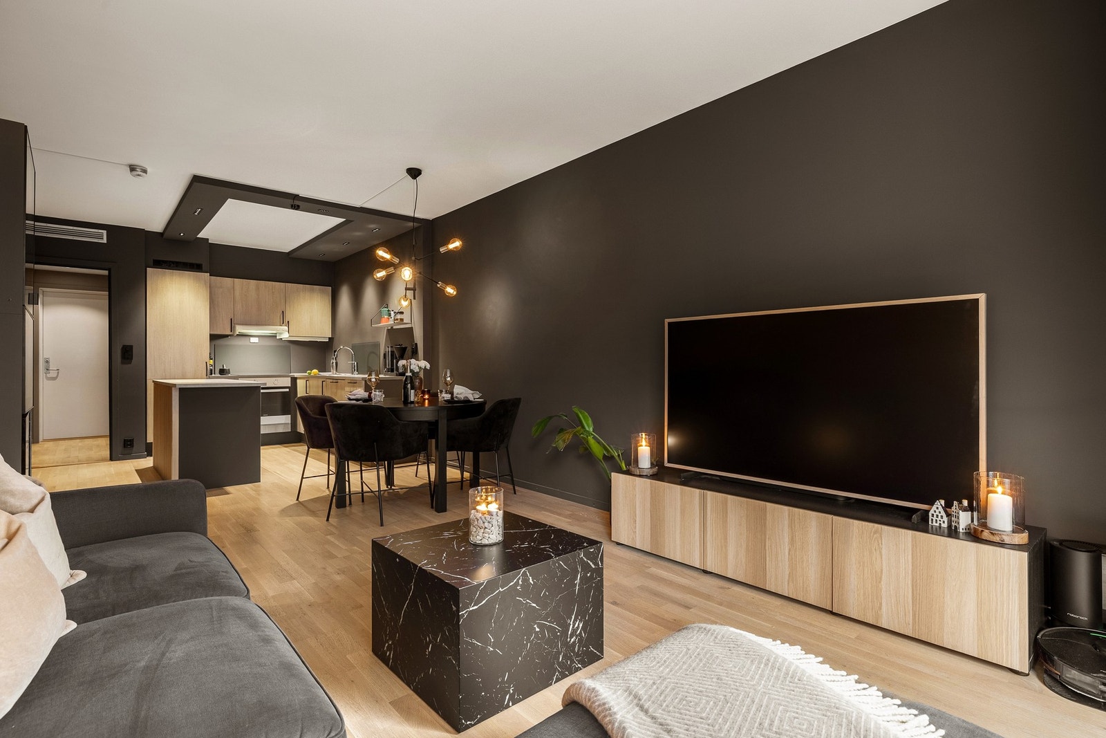 Mekleriet Eiendomsmegling v/Mathilde Søderlund har gleden av å presentere Vestlundveien 24B. Foto: Fotograf Nathalie Reinholdtsen Galleribilde