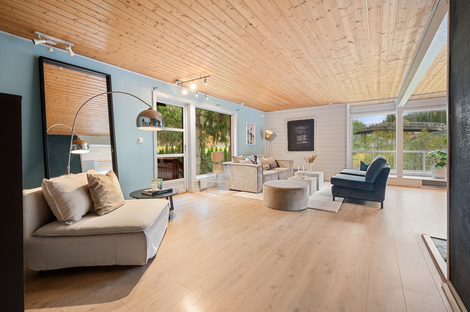 Her er det gode muligheter for å innrede i flere sittegrupper. Galleribilde