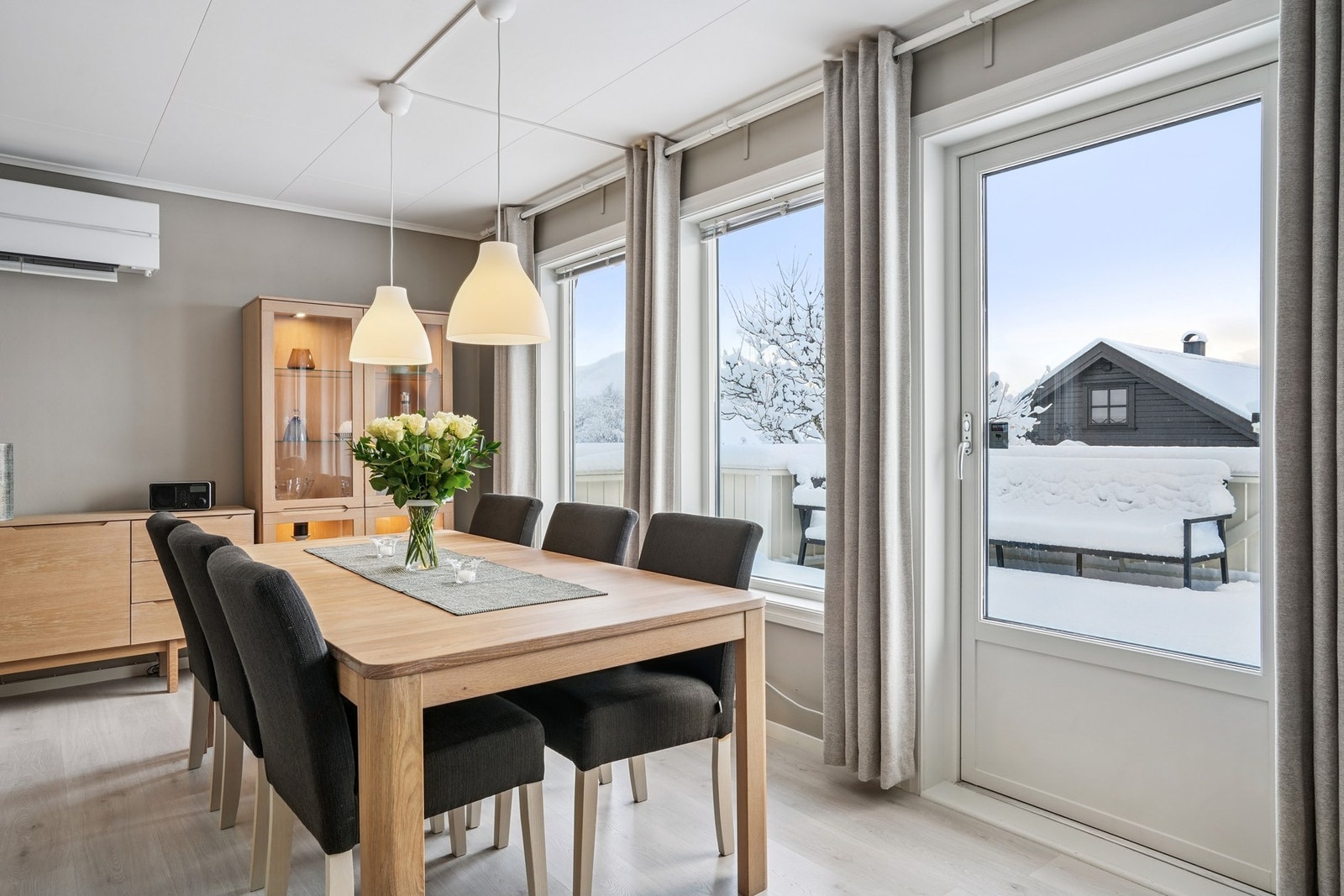 Fra stuen er det utgang til en - Galleribilde