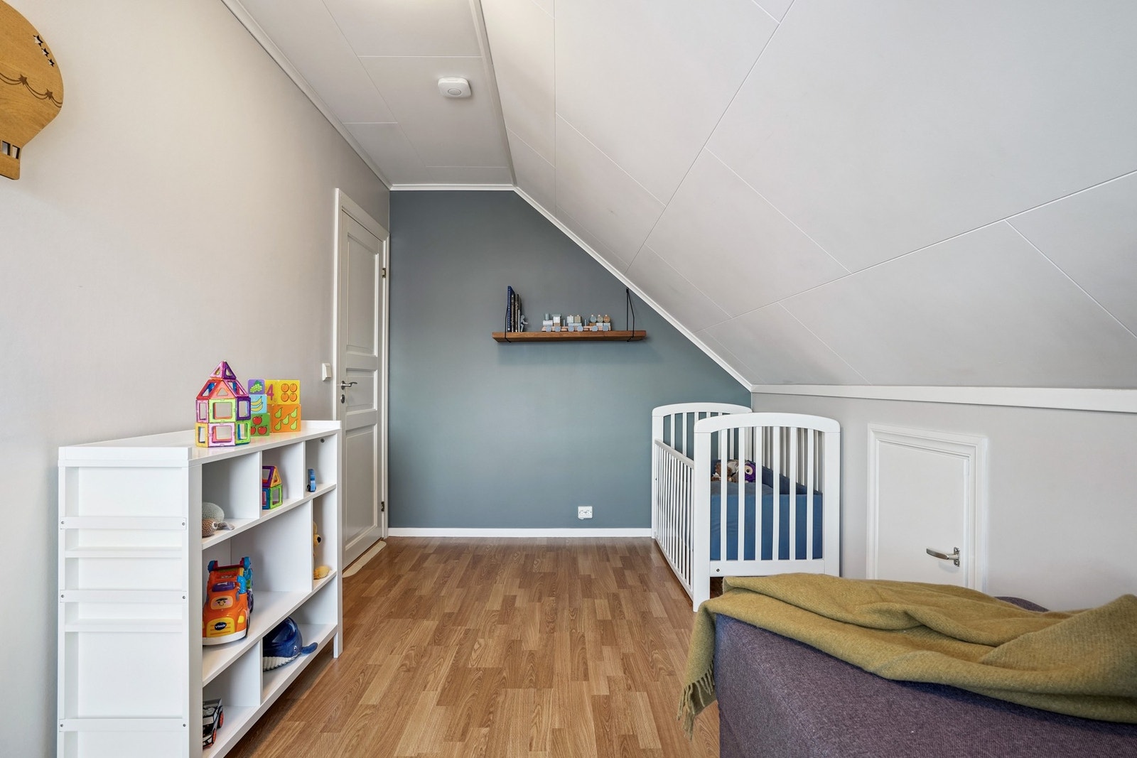 Rommet passer utmerket som barnerom. Galleribilde