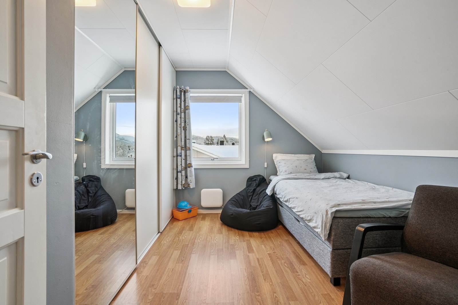 Soverom nr. 2 har et areal på ca. 8,8 kvm. Galleribilde