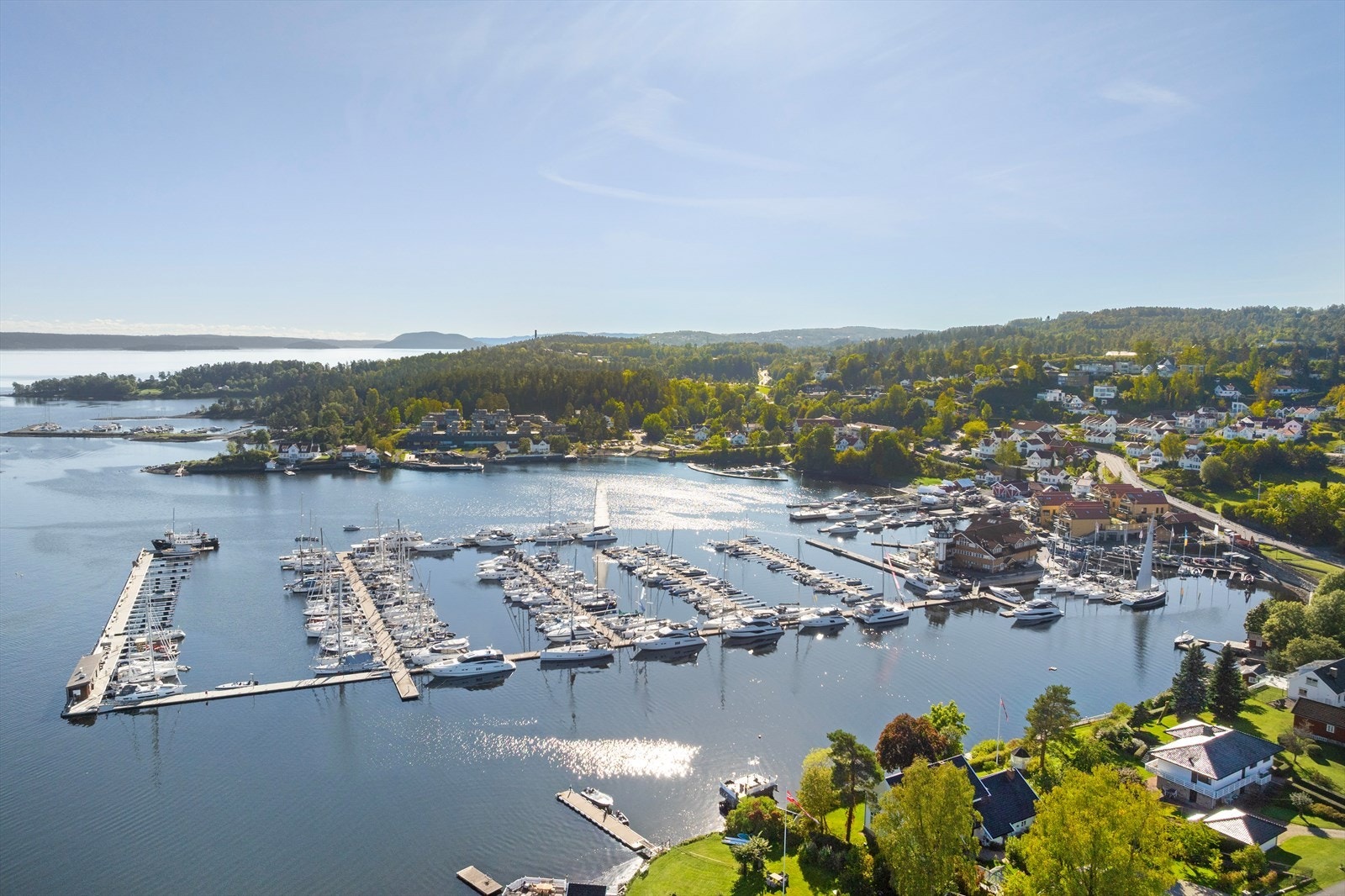 Vollen Marina er en populær båthavn. Galleribilde