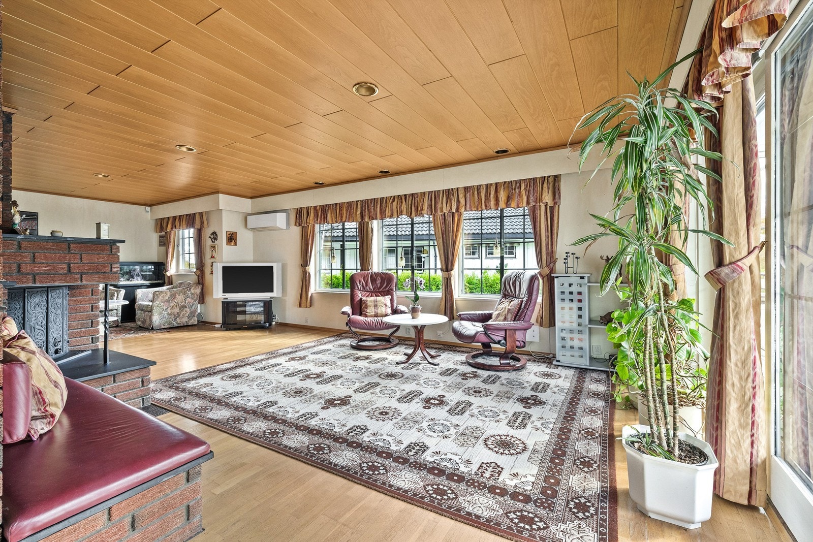 I stuen er det montert varmepumpe som sørger for en jevn og lun innetemperatur året rundt Galleribilde