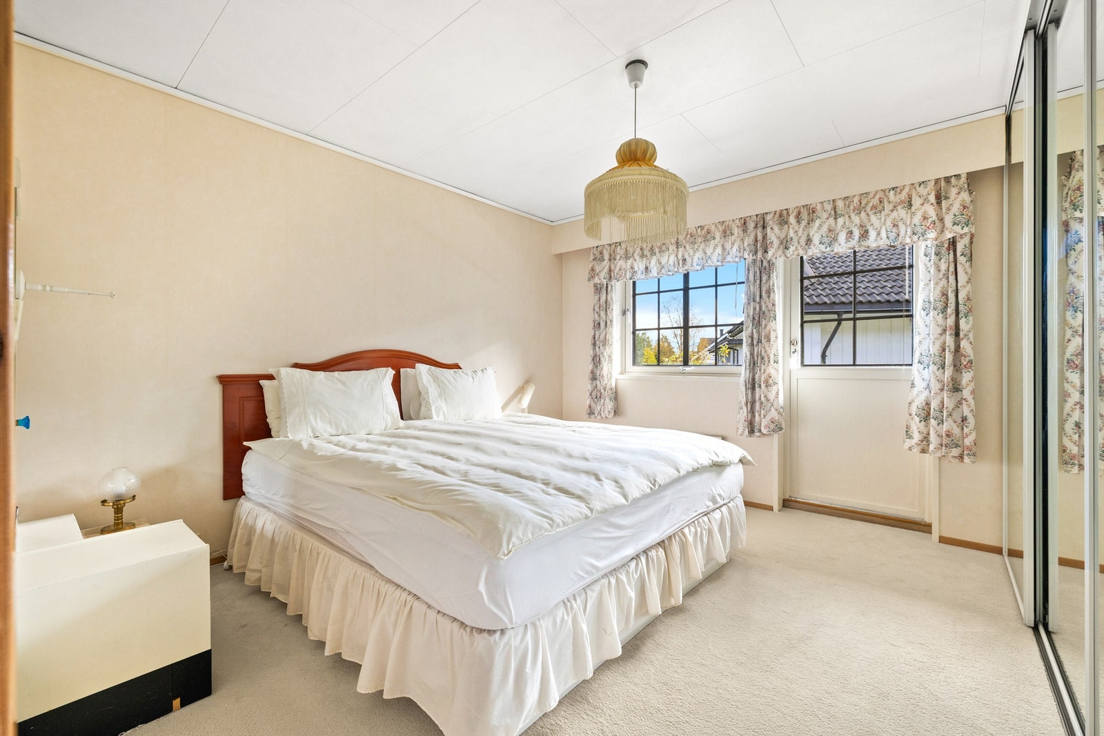 Fra soverommet er det utgang til veranda Galleribilde