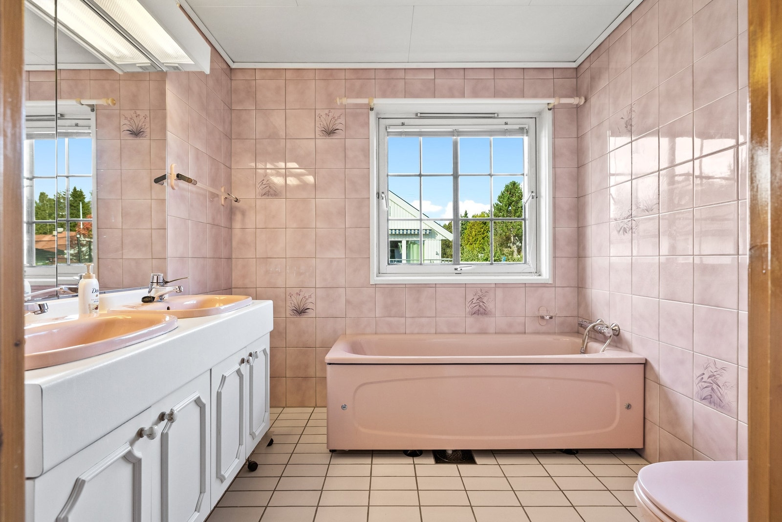 Bad 1.etasje med varmekabler i gulv Galleribilde