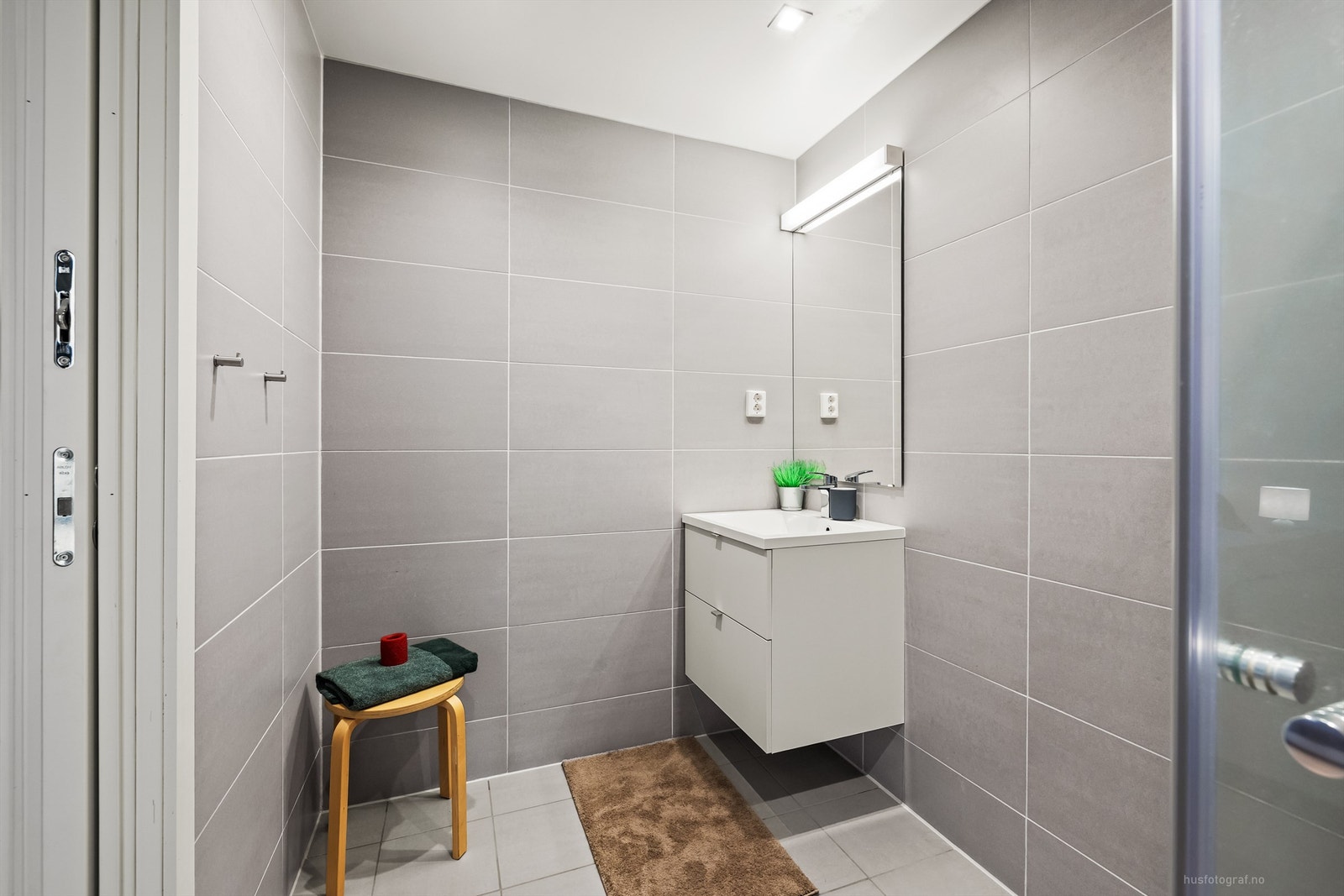 Eget bad (bad 2) tilhørende hovedsoverommet Galleribilde