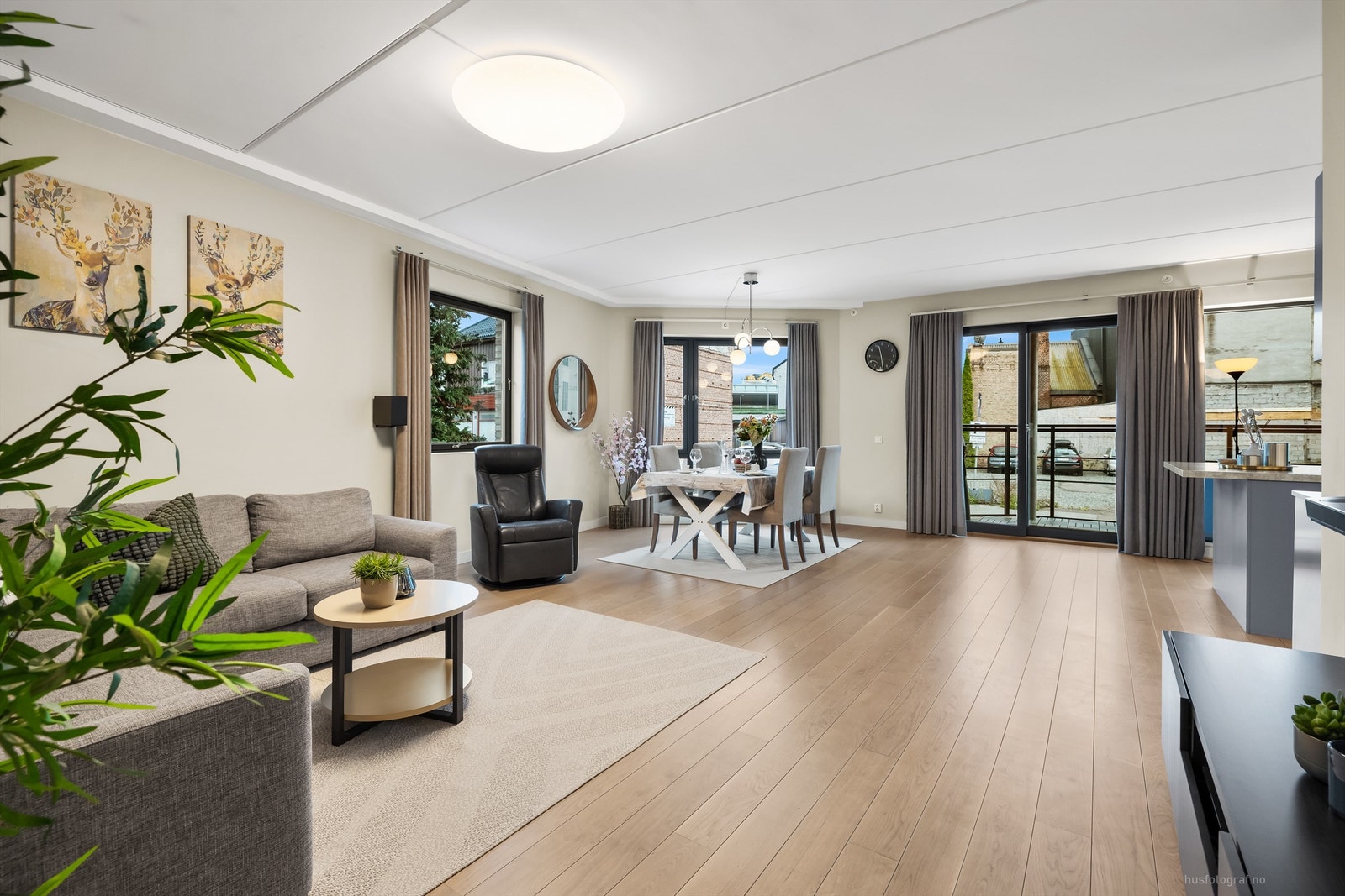 Balansert ventilasjon og vannbåren gulvvarme i alle rom (fjernvarme) Galleribilde