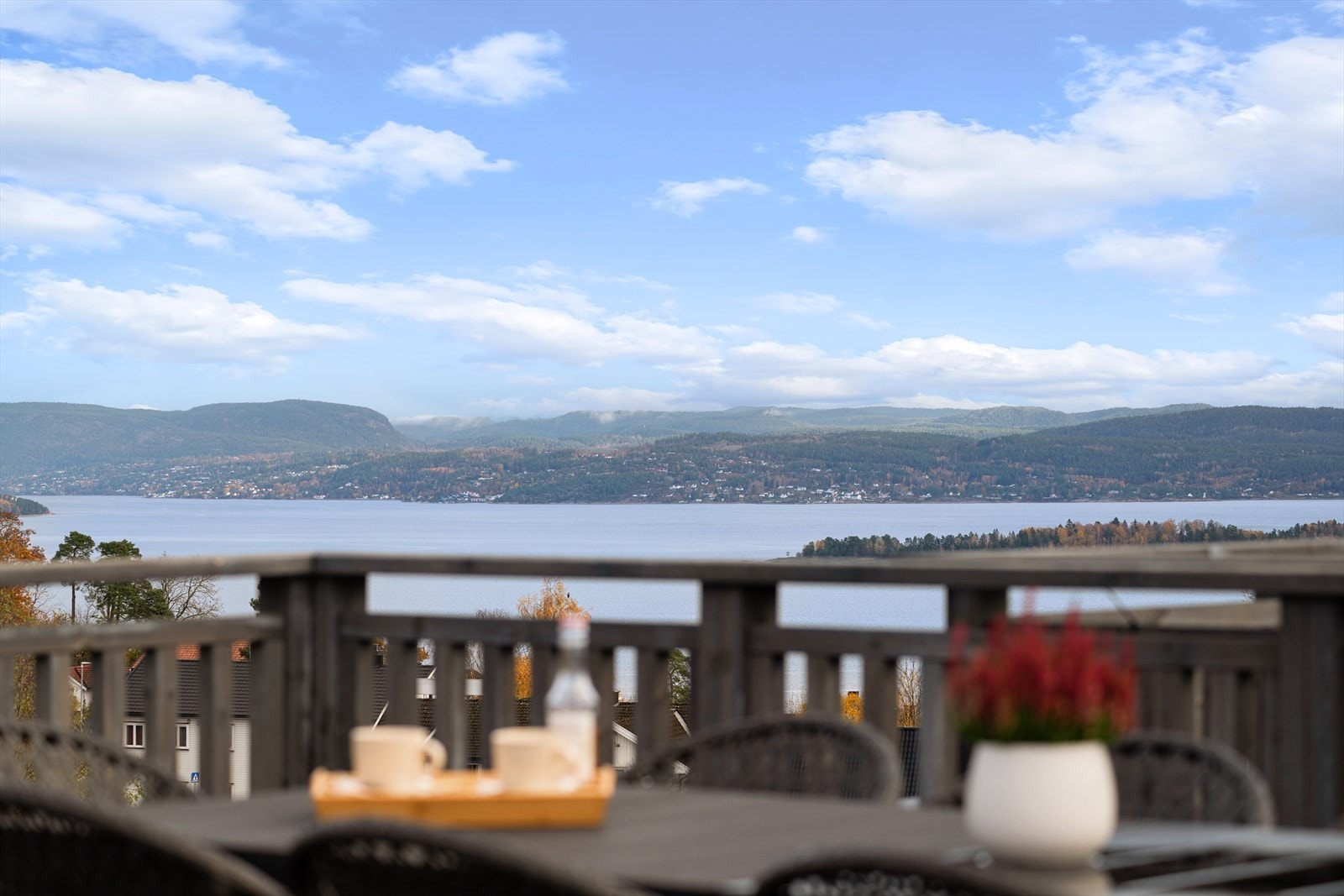 Det er flott sjøutsikt fra takterrassen Galleribilde
