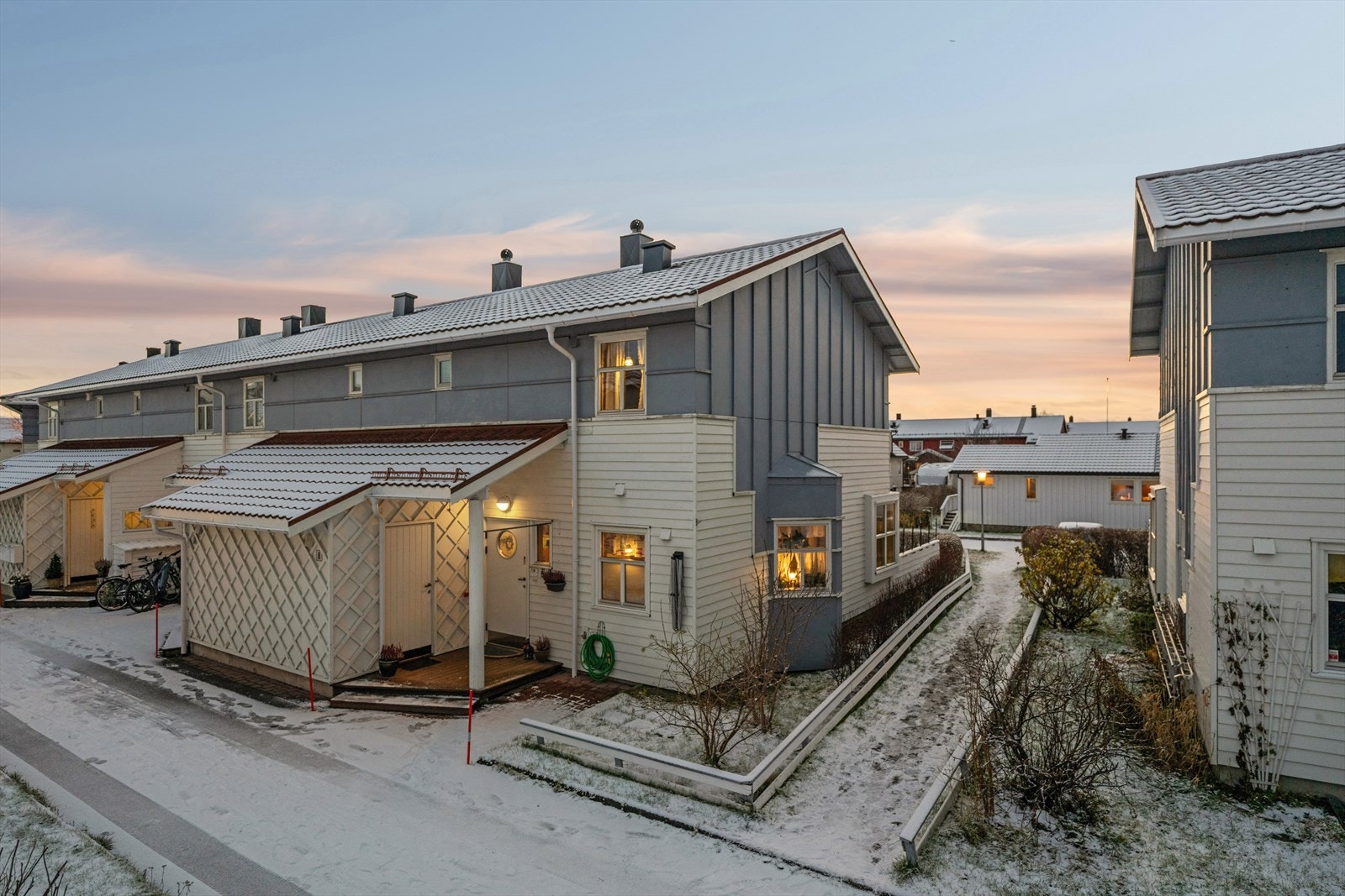 Flott rekkehus i ende med sentral og barnevennlig beliggenhet i Østbyen. Galleribilde