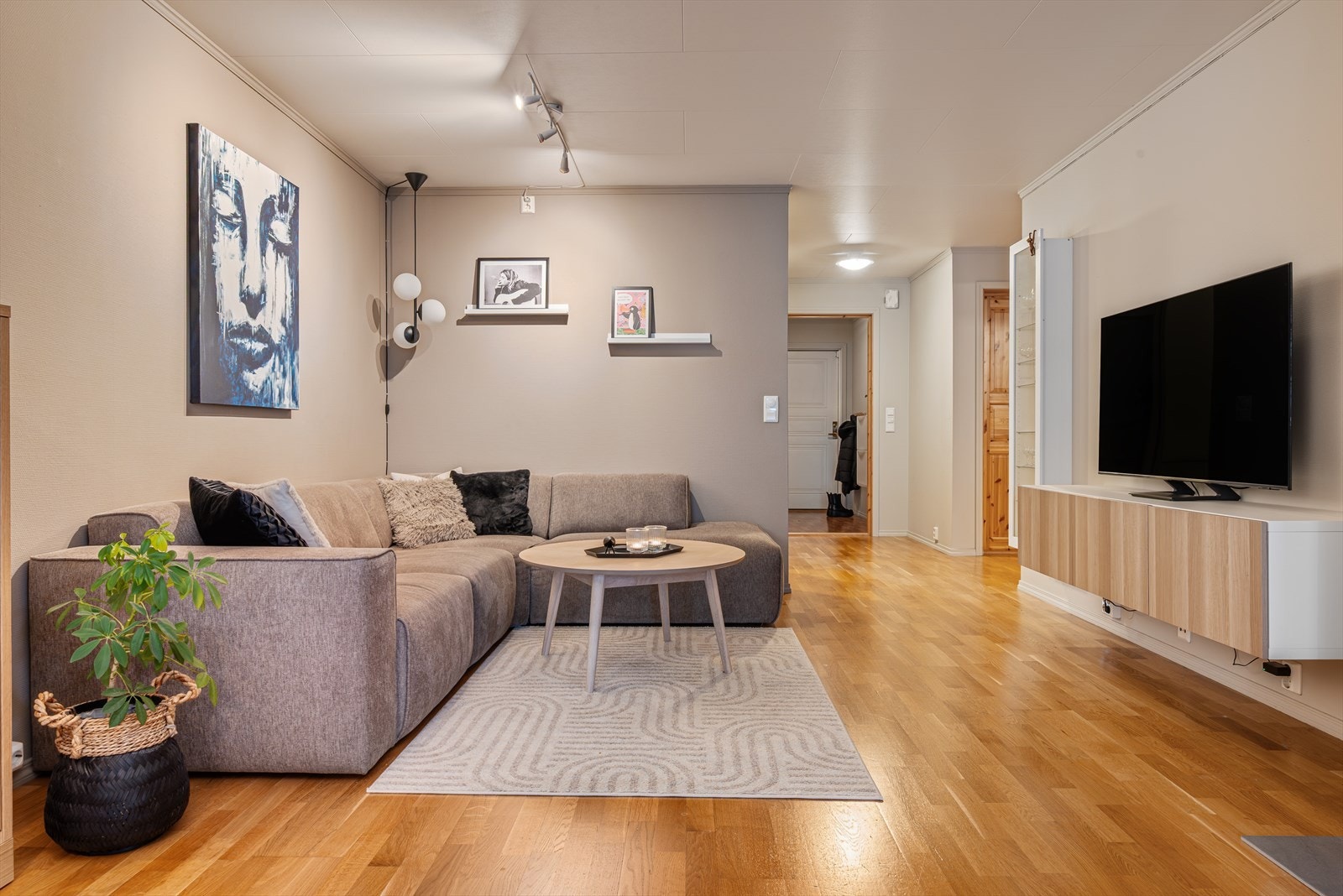 Leiligheten er smakfullt innredet. Galleribilde