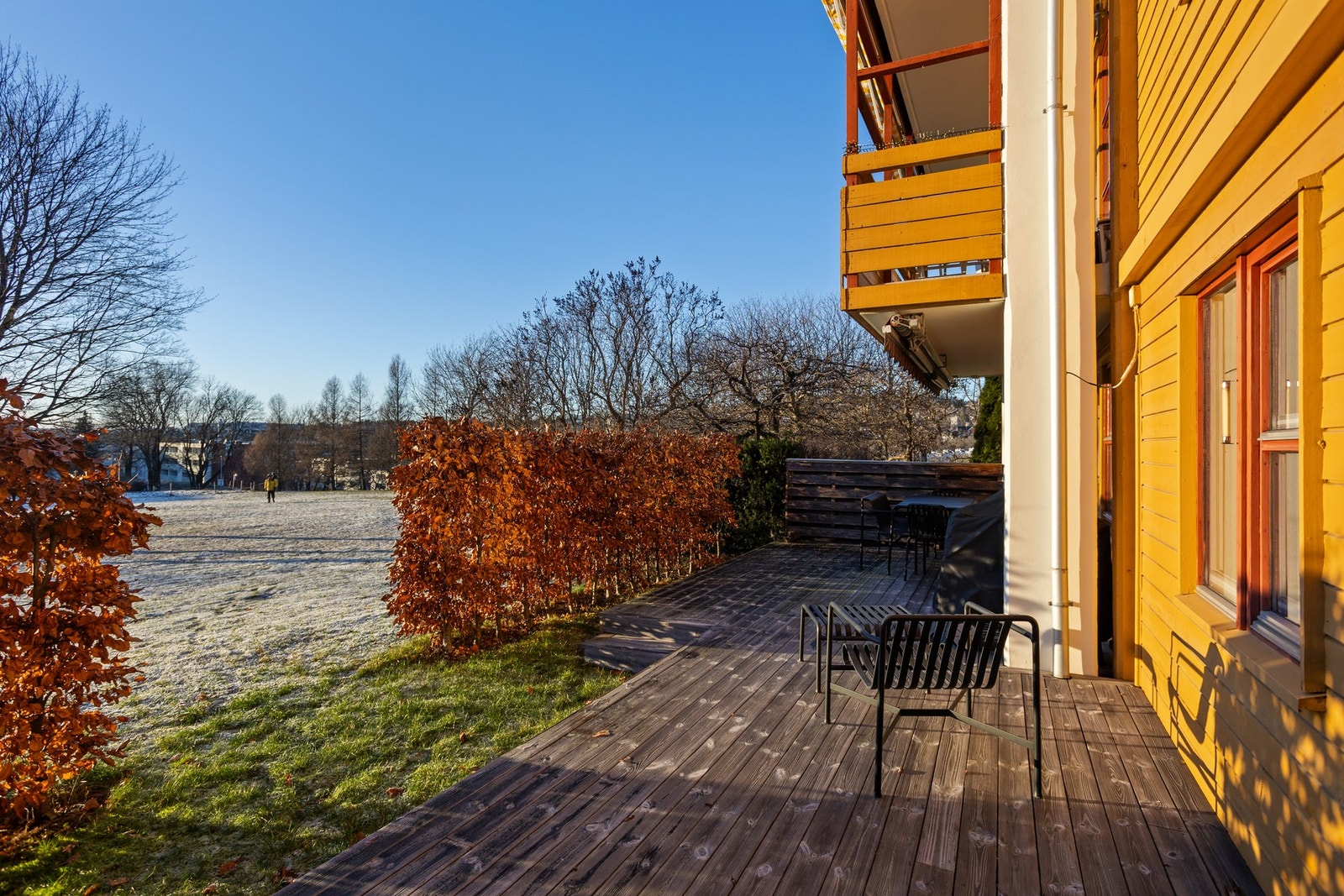 Leiligheten skiller seg ut med en 31 kvm. markterrasse med gode solforhold. Galleribilde