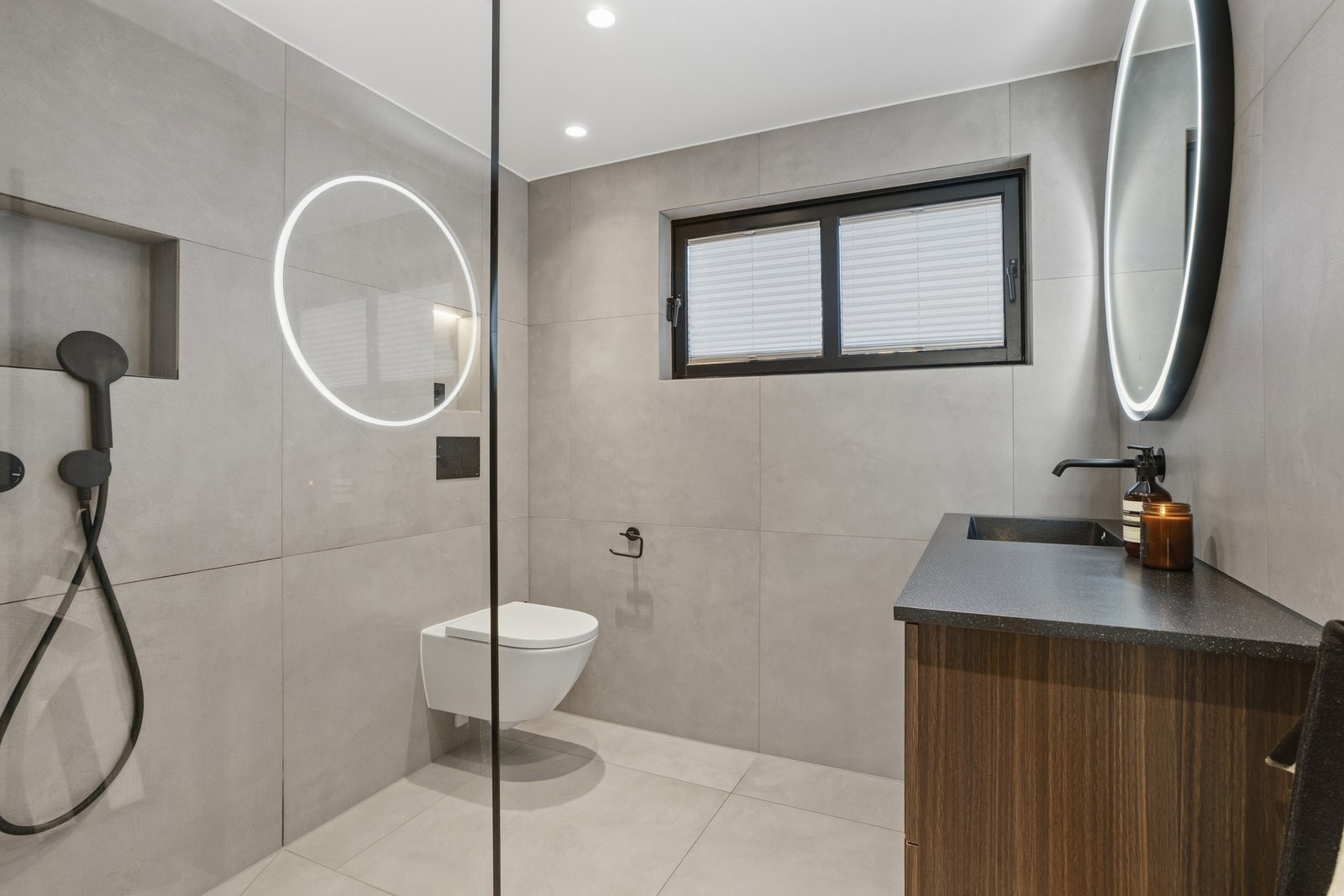 Lekkert bad m/wc, oppusset i 2021. Galleribilde