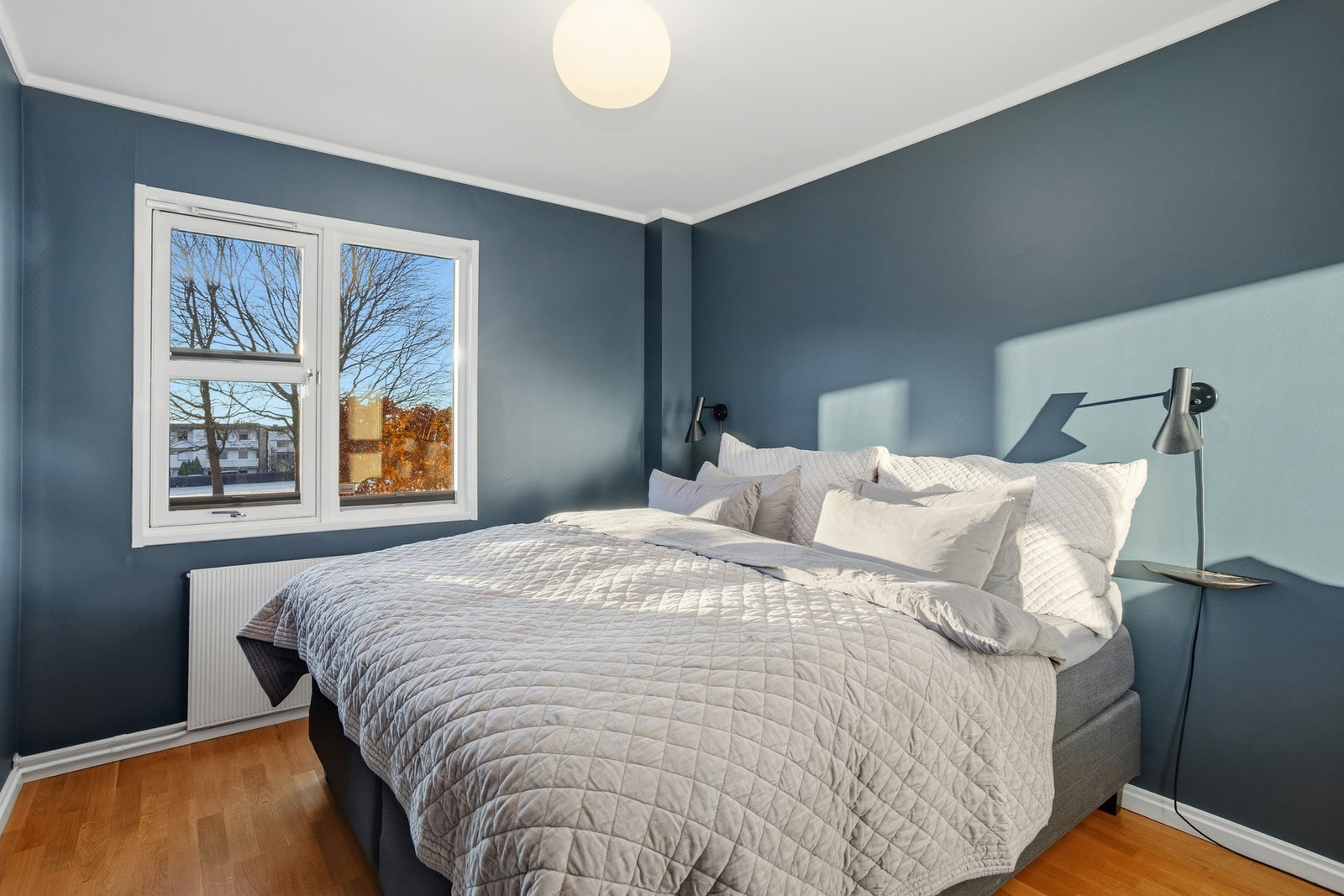 Hovedsoverom av god størrelse med plass til dobbeltseng. Galleribilde