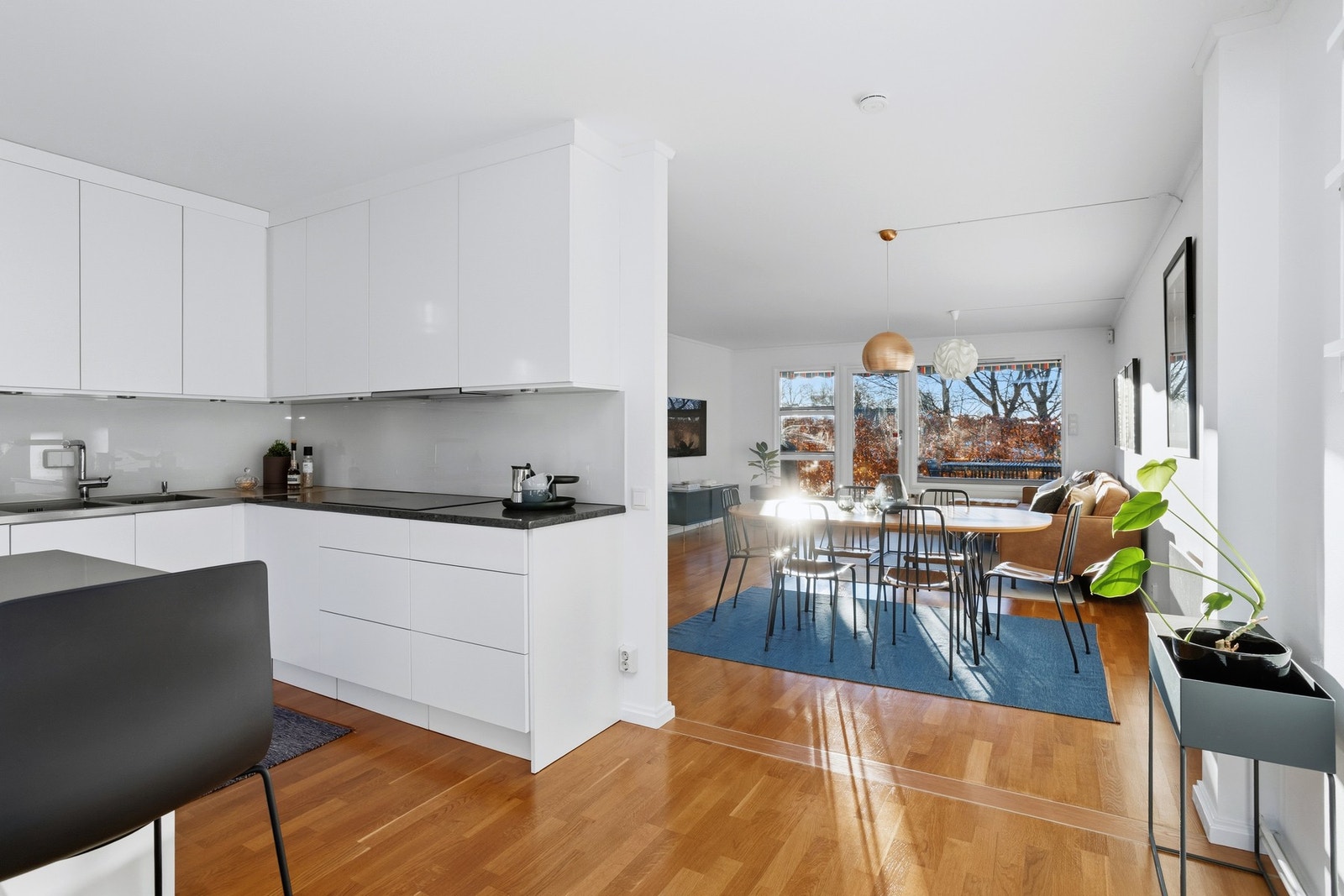 Leiligheten holder gjennomgående høy standard, og har blitt betydelig oppgradert. Galleribilde