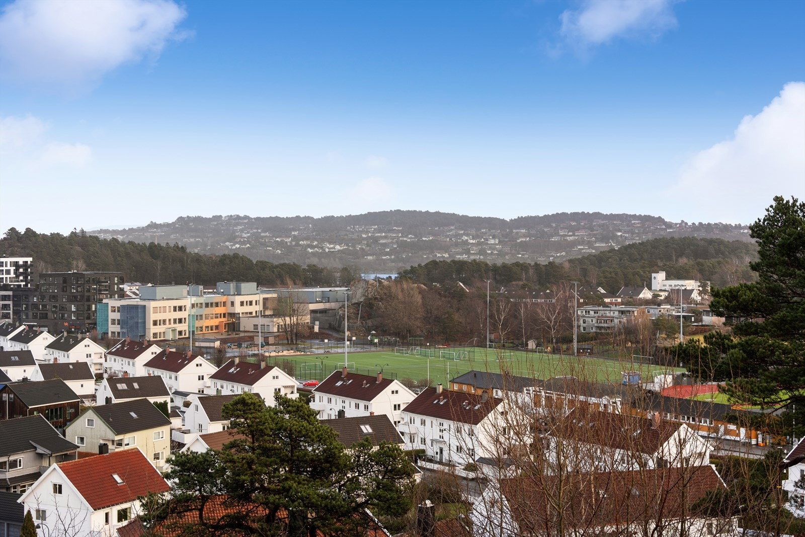Utsikt fra stuen mot Lund Galleribilde