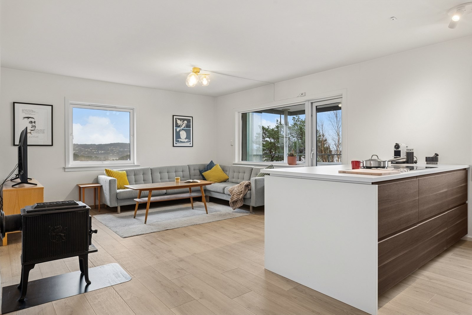 En nydelig 3(4)-roms leilighet beliggende meget sentralt på Lund med nydelig utsikt! Galleribilde