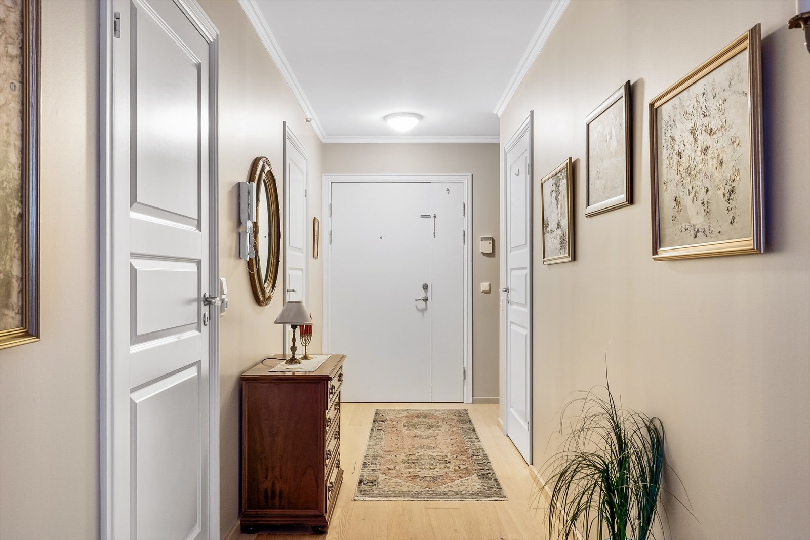 Entré/gang Galleribilde