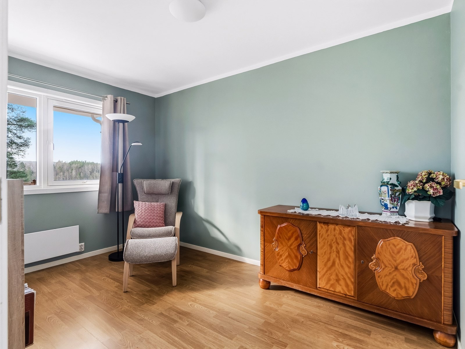 Rommene har plass til seng, nattbord, garderobeløsning og evt. skrivebord. Galleribilde