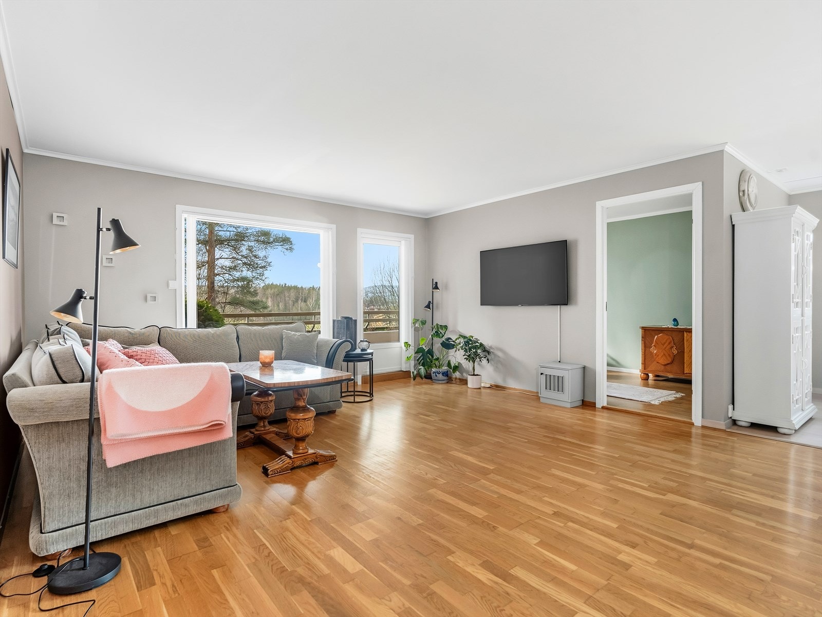 I tillegg er det utgang til en sydvestvendt balkong. Galleribilde