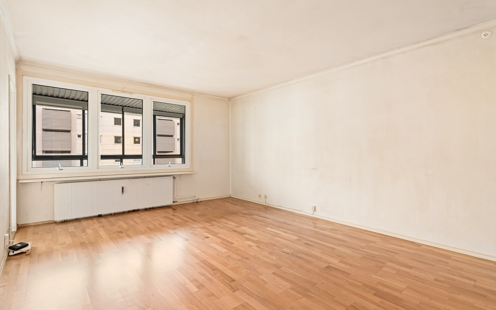 Stuen måler 22,9 kvm og har vinduer som er vendt mot vest. Galleribilde