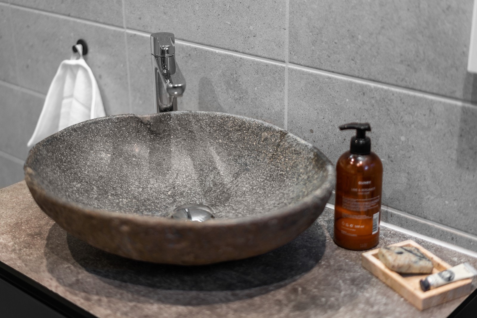 Detaljbilde servant Galleribilde