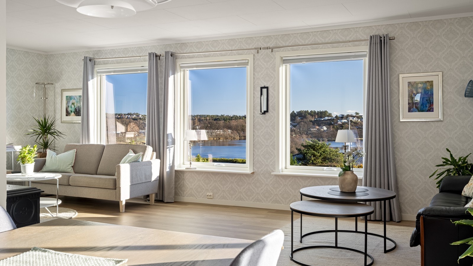 Flott utsikt over bl.a. Nidelva, Tangen og Skarpnes Galleribilde