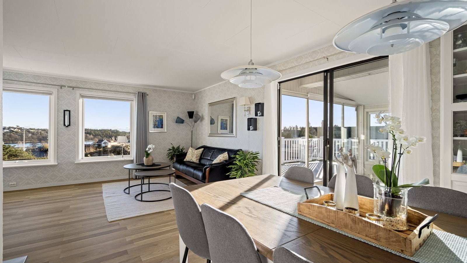 Like ved spisegruppen er det adkomst til hagestue Galleribilde