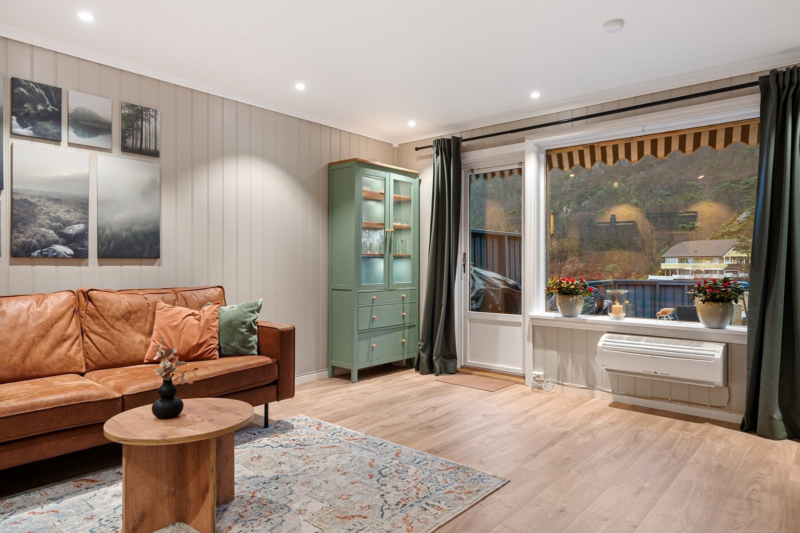 23 kvm. stue med utgang til terrasse Galleribilde