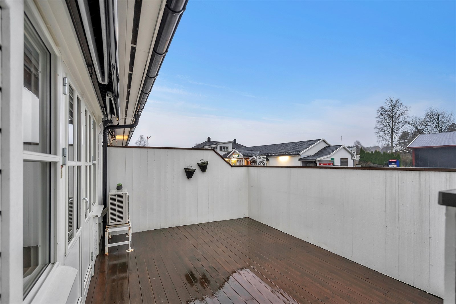 Stor og fin terrasse, med adkomst fra stue/kjøkken. Galleribilde