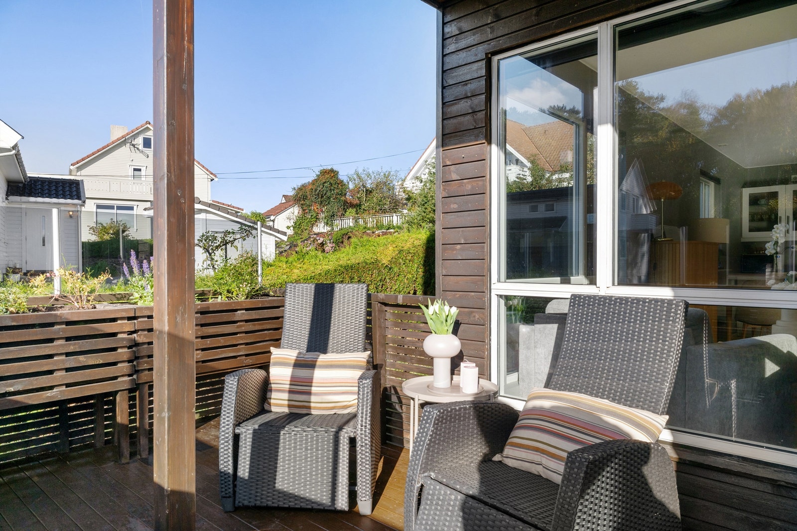 Det er kort gangavstand til barnehager og skoler, og du har Grønnaviga ca. 200 m fra boligen Galleribilde