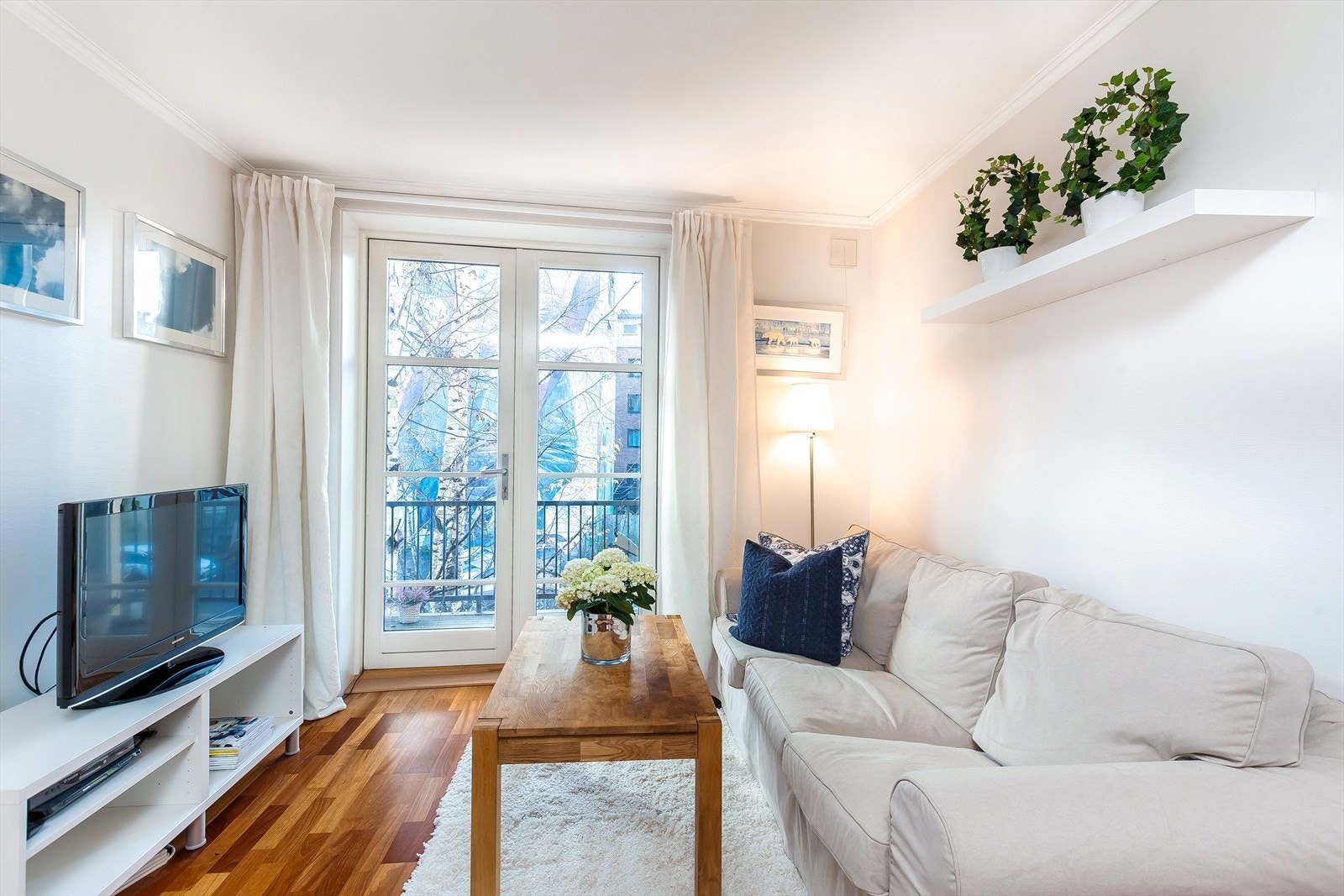 Leiligheten ligger sentralt ved Strømsø sentrum. 2 min. gangavstand til jernbane samt de fleste fasiliteter i umiddelbar nærhet. Galleribilde