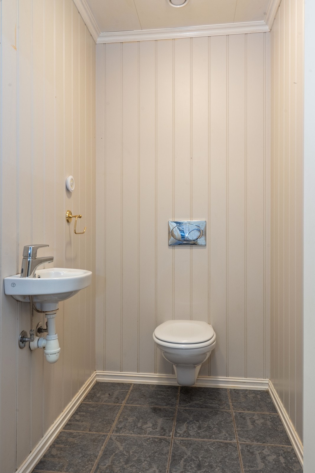 Praktisk med gjestetoalett i tilknytning til entré. Galleribilde