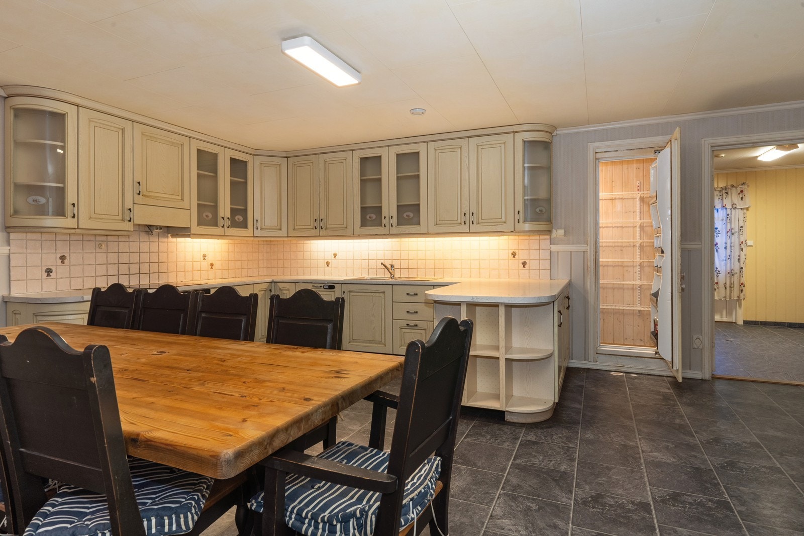 Kjølerom i tilknytning til kjøkkenet. Galleribilde