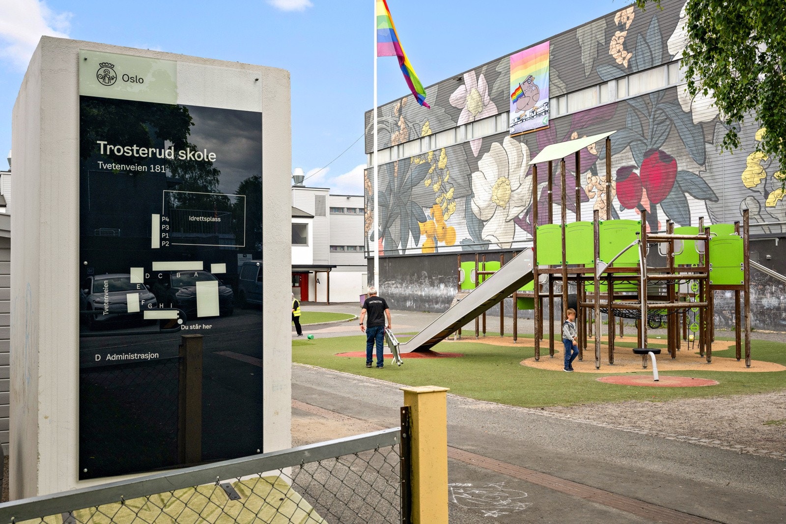 Trosterud skole ligger i næområdet og tilbyr undervisning for barnetrinnet. Galleribilde