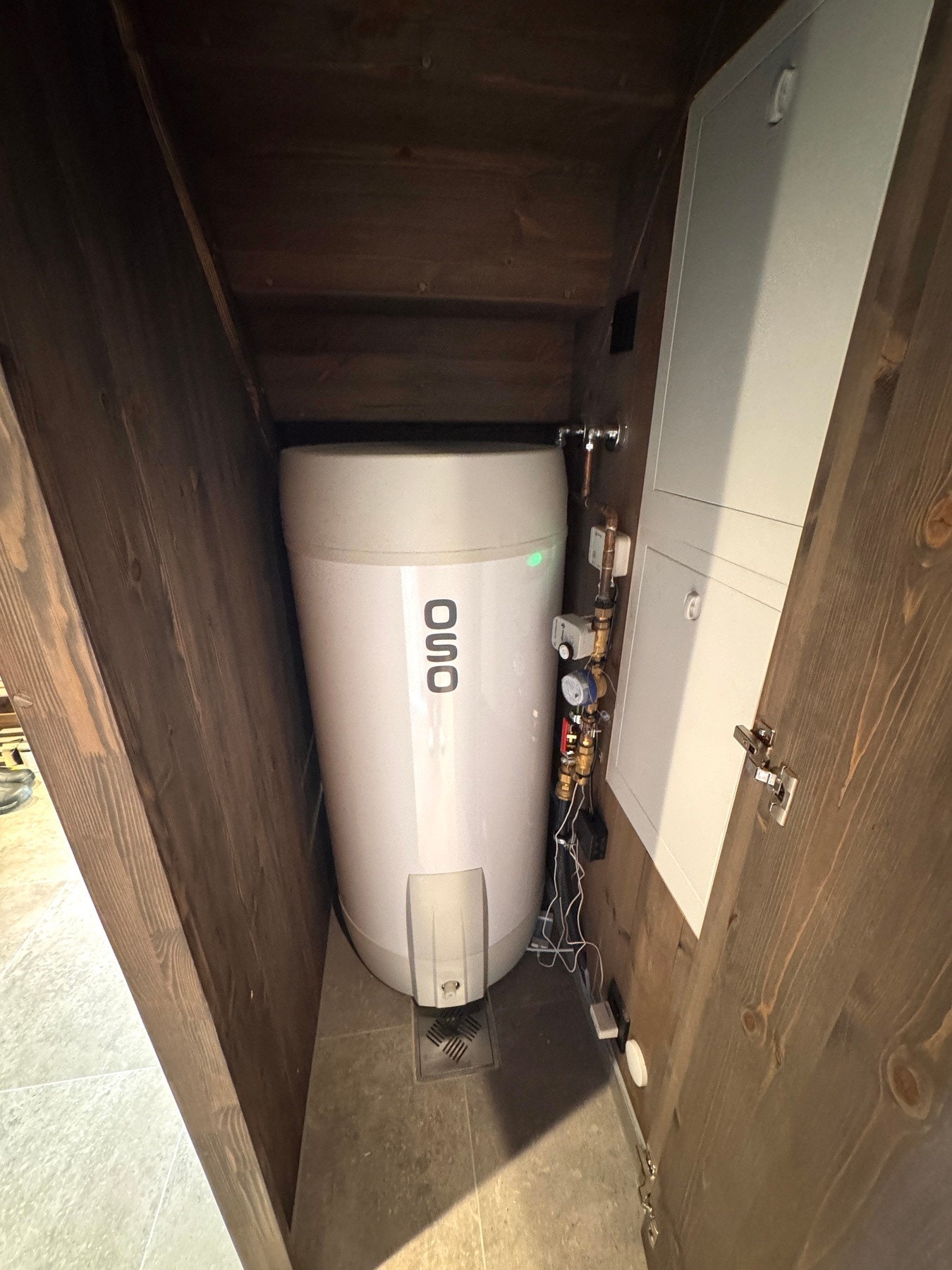 Teknisk rom under trappen Galleribilde