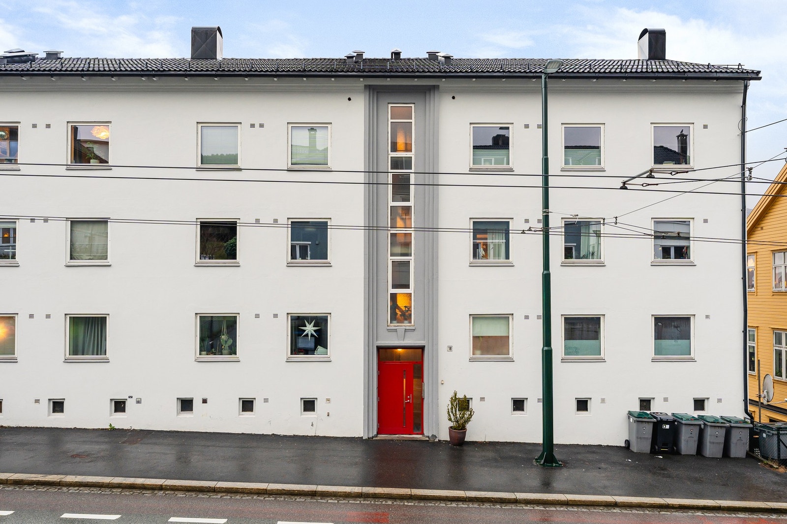 Fasaden ble malt i 2022. Galleribilde