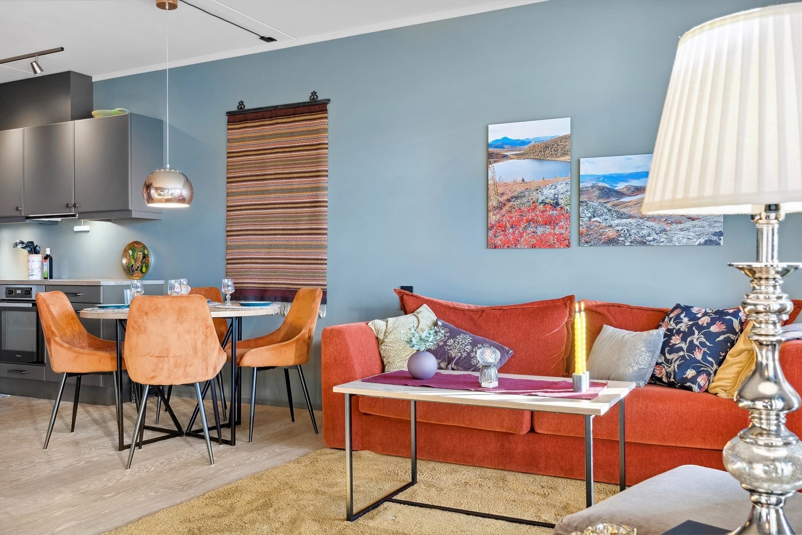 Stuen kan enkelt innredes etter egne ønsker og behov. Galleribilde