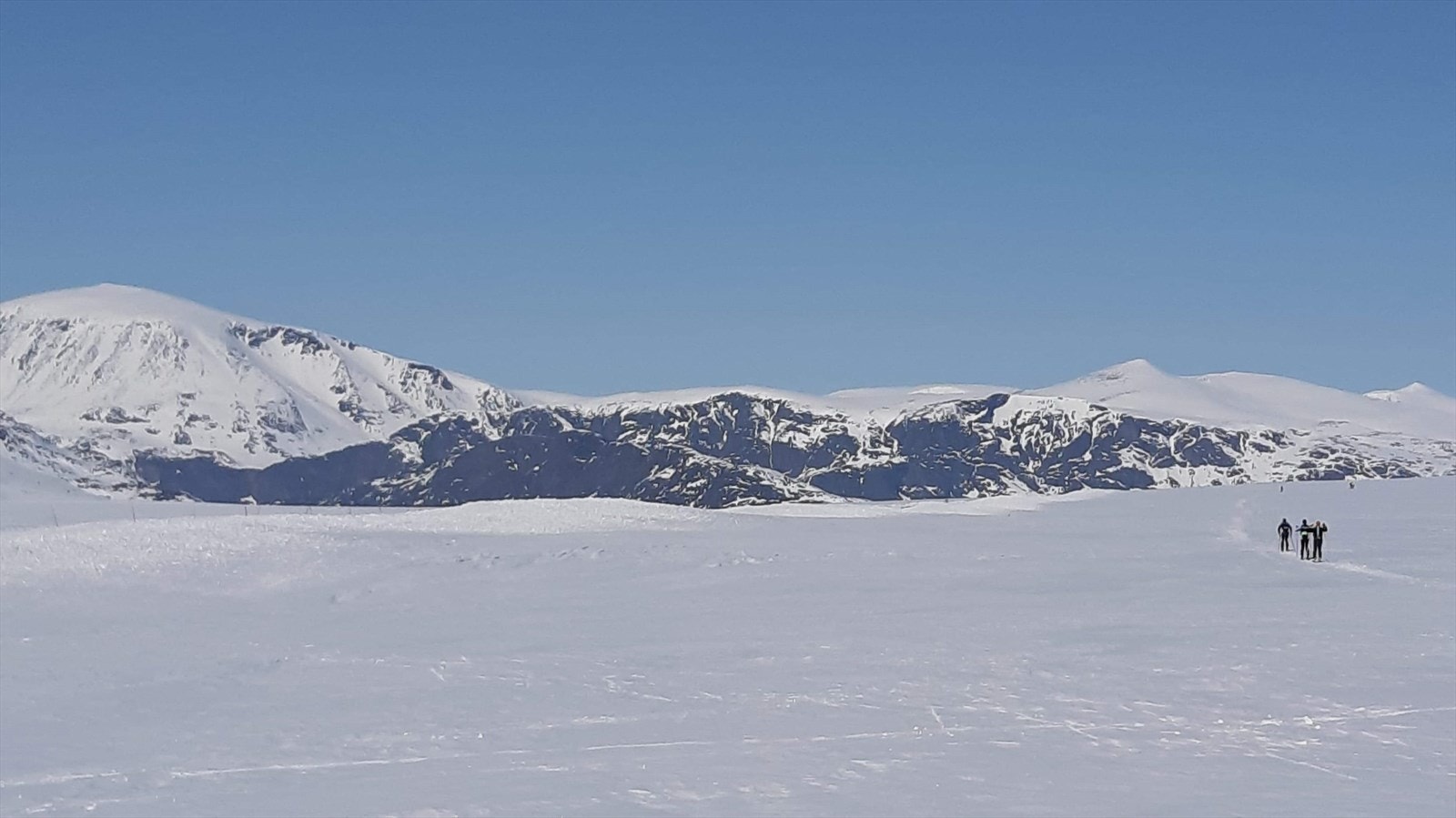 Selgers private bilde - Valdresflya, ca. 25 min kjøring fra leiligheten. Her er det sommerskiløype og tilgang til mange 2000 m topper! Galleribilde