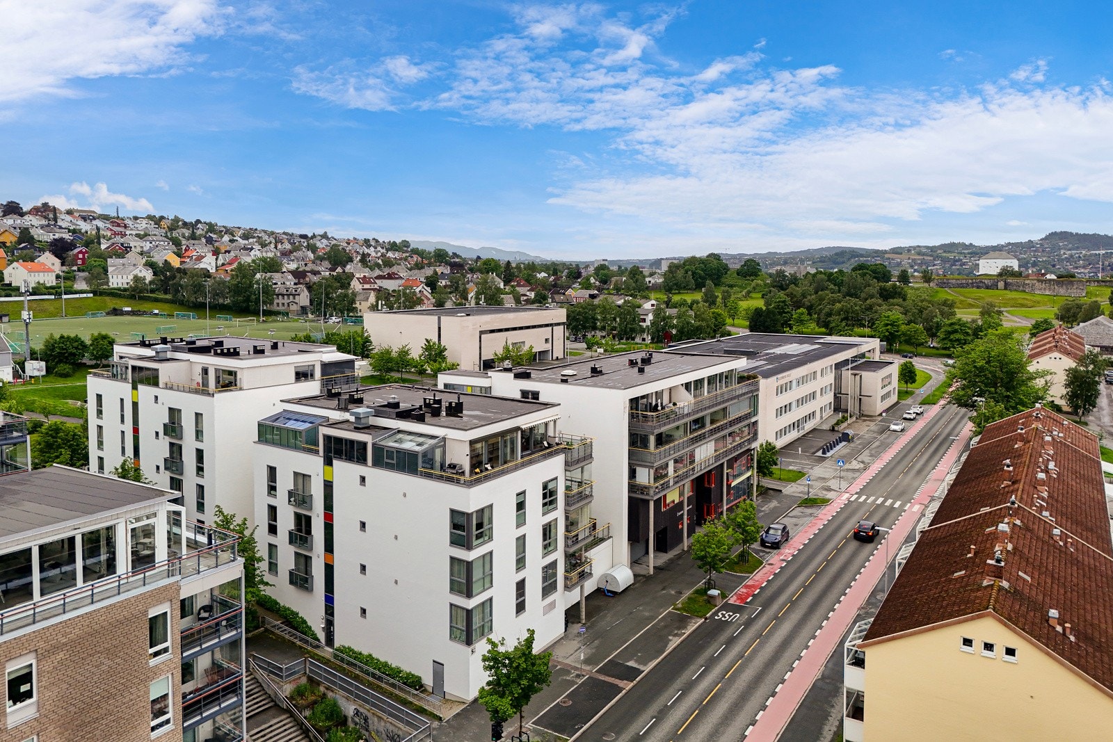 Denne toppleiligheten er en sjelden mulighet hvor komfort, stil og beliggenhet går hånd i hånd. Galleribilde