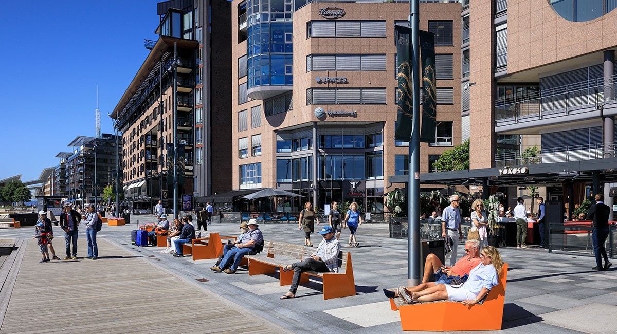 Få minutters gange til Aker Brygge med restauranter, shopping og byliv Galleribilde