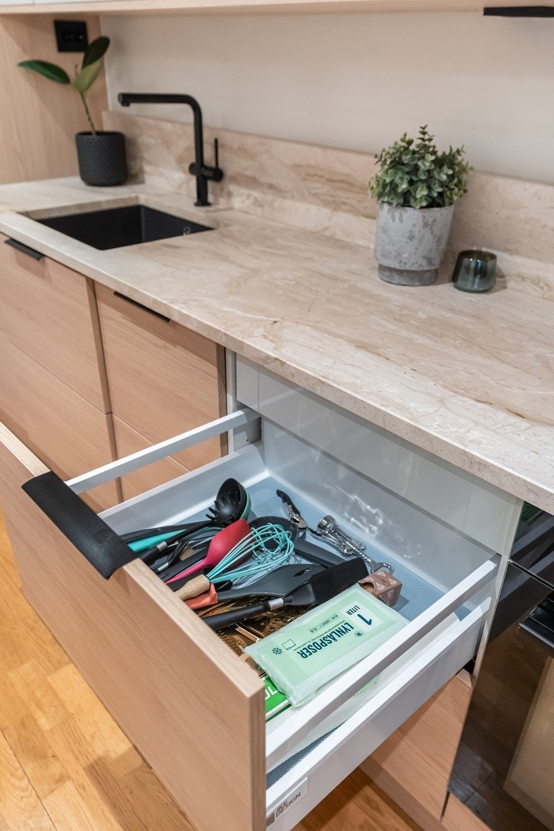 Kjøkkenet er fullt møblert. Galleribilde