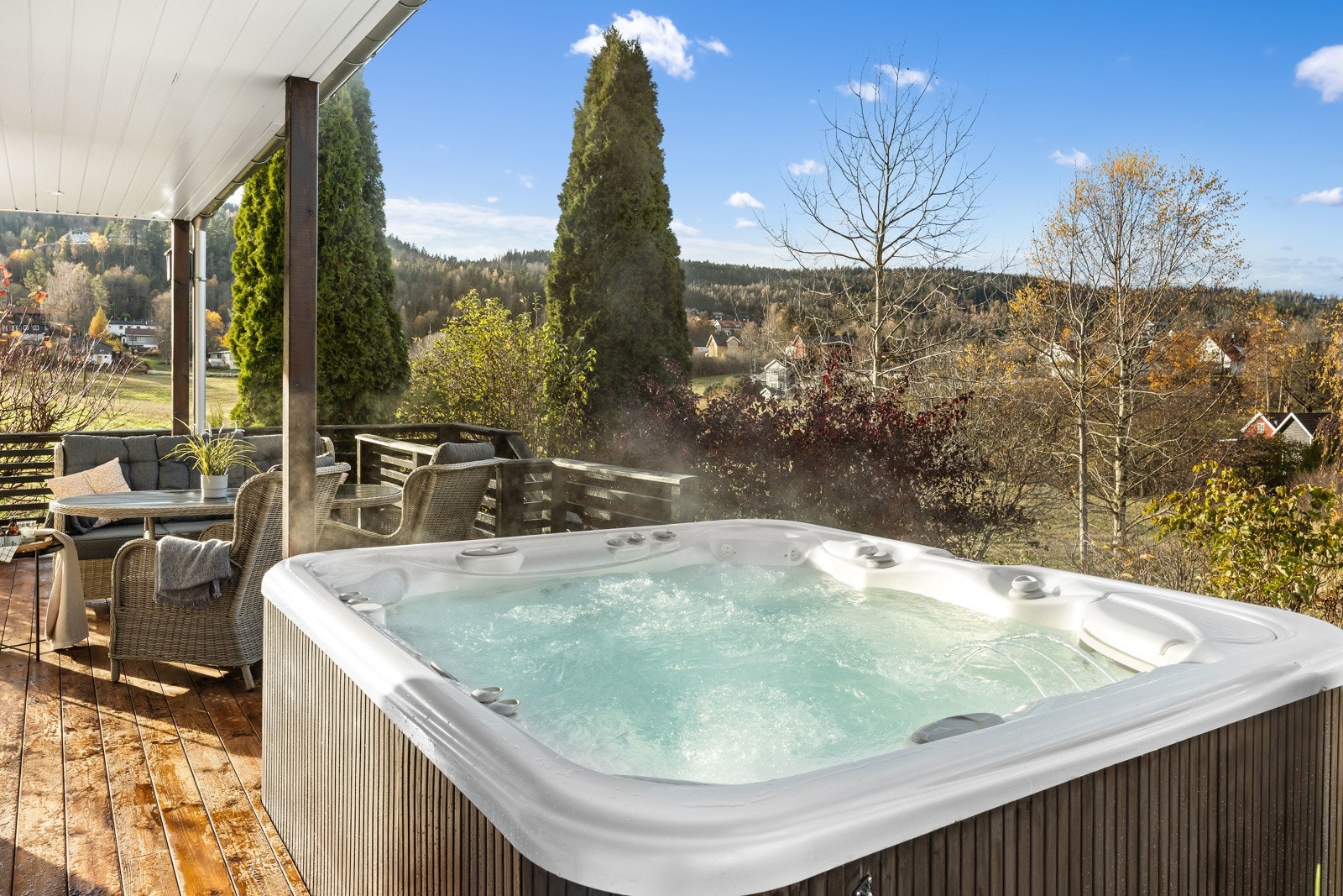 Terrasse i 1. etasje med tilgang fra stue Galleribilde